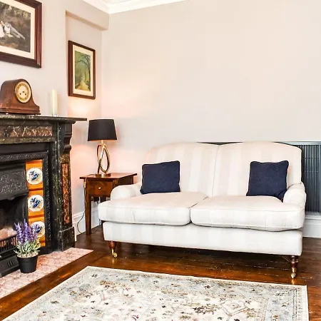 펜션 Meadow Bank Cottage